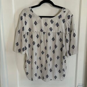 LOFT Gray and Black Patterned Blouse